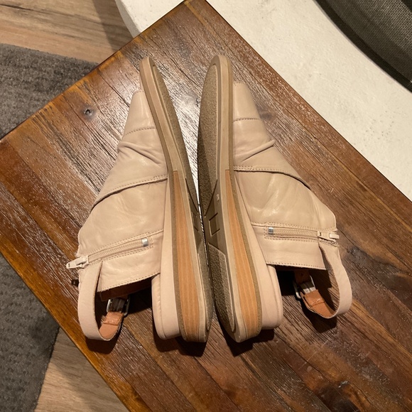 Miz Mooz Leather Backstrap Sandals Cream Size US 7.5 / EU 38 - Picture 6 of 9